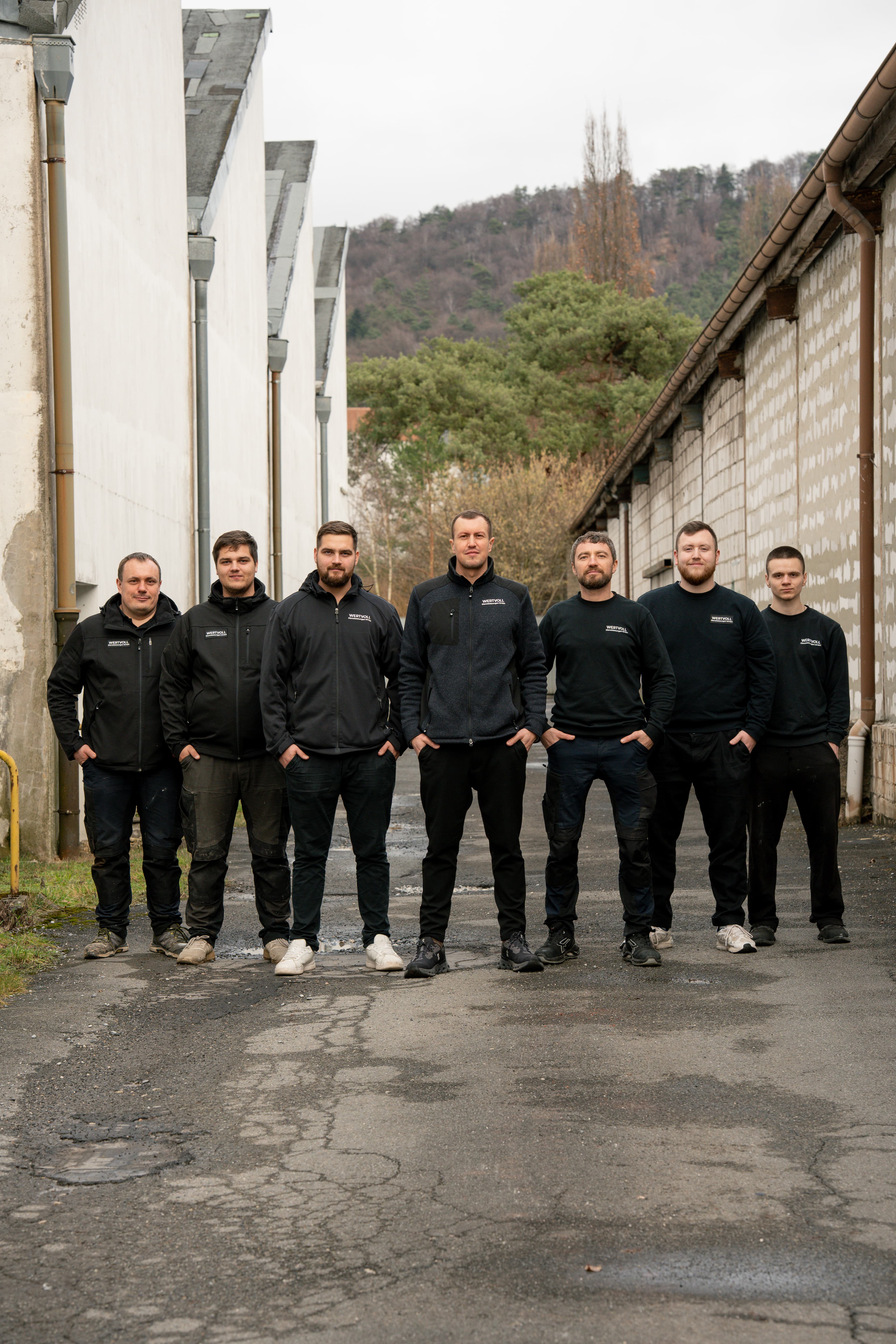 Entrümpelung Paderborn Kosten — das Team der Rümpelschmiede beim Verladen